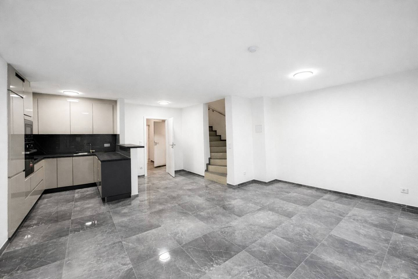 OFFENES WOHNGEFÜHL &amp; VIEL PLATZ | Reihenhaus | BJ 2019 | 7 Zimmer | Garten | Terrasse | Luftwärmepumpe