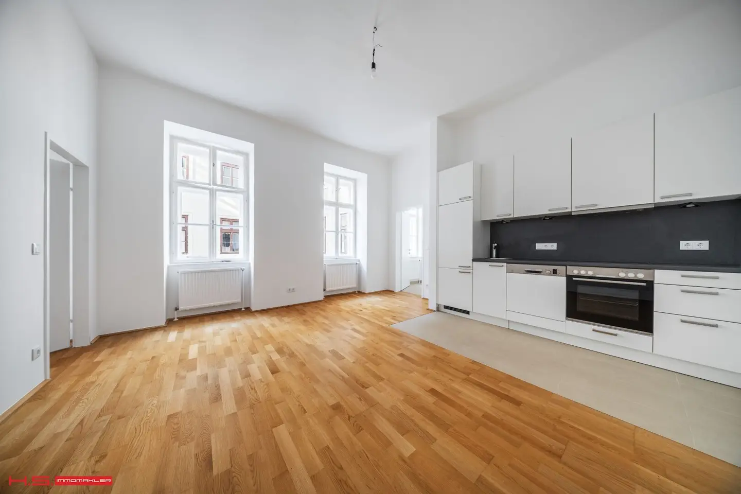 Absolute top location renovated period gem next to pedestrian zone U3 connection
