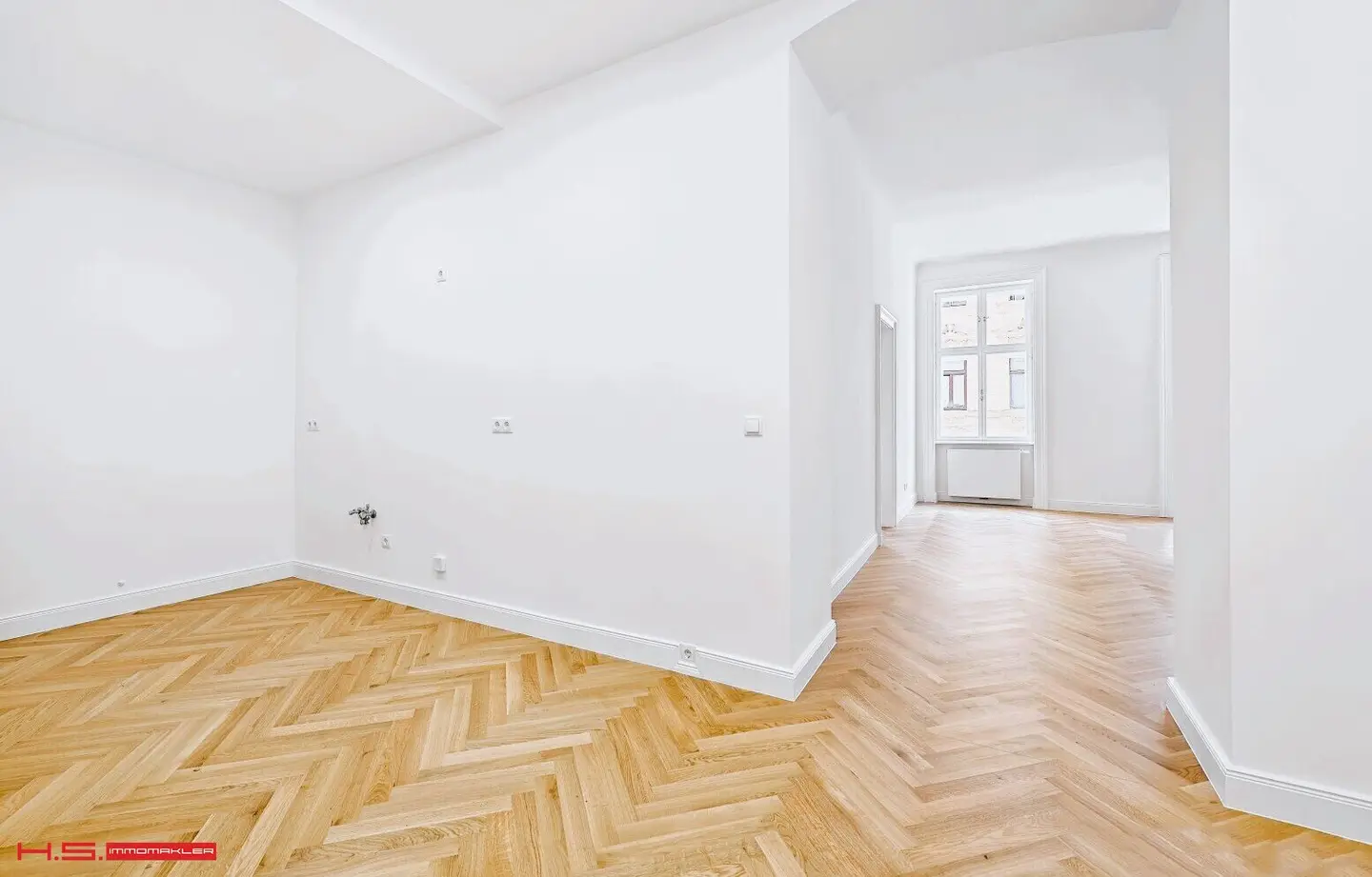Absolute top location renovated period gem next to pedestrian zone U3 connection