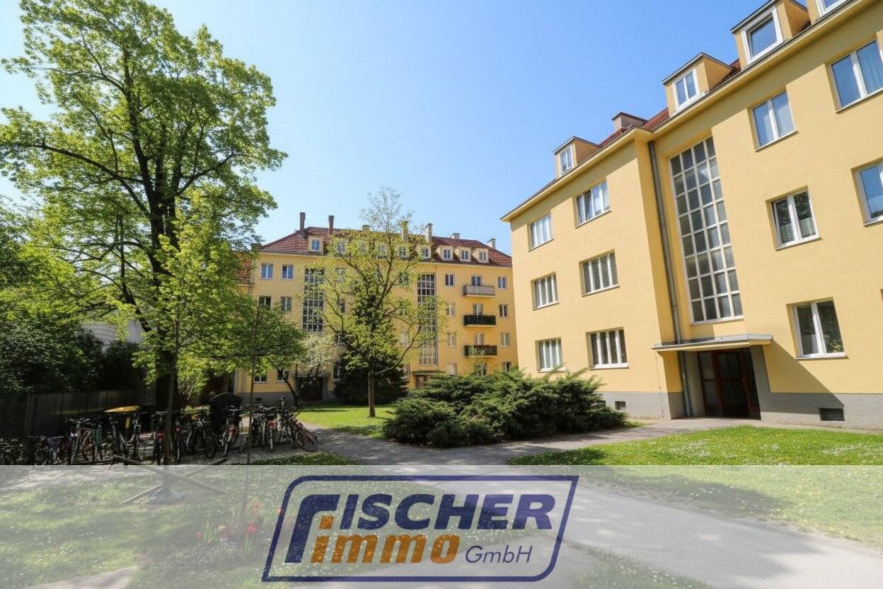 Top-sanierte 2 Zimmer-Wohnung (+ 2 Extra-Zimmer im ausgebauten Dachboden) mit Balkon in perfekter Zentrumslage
