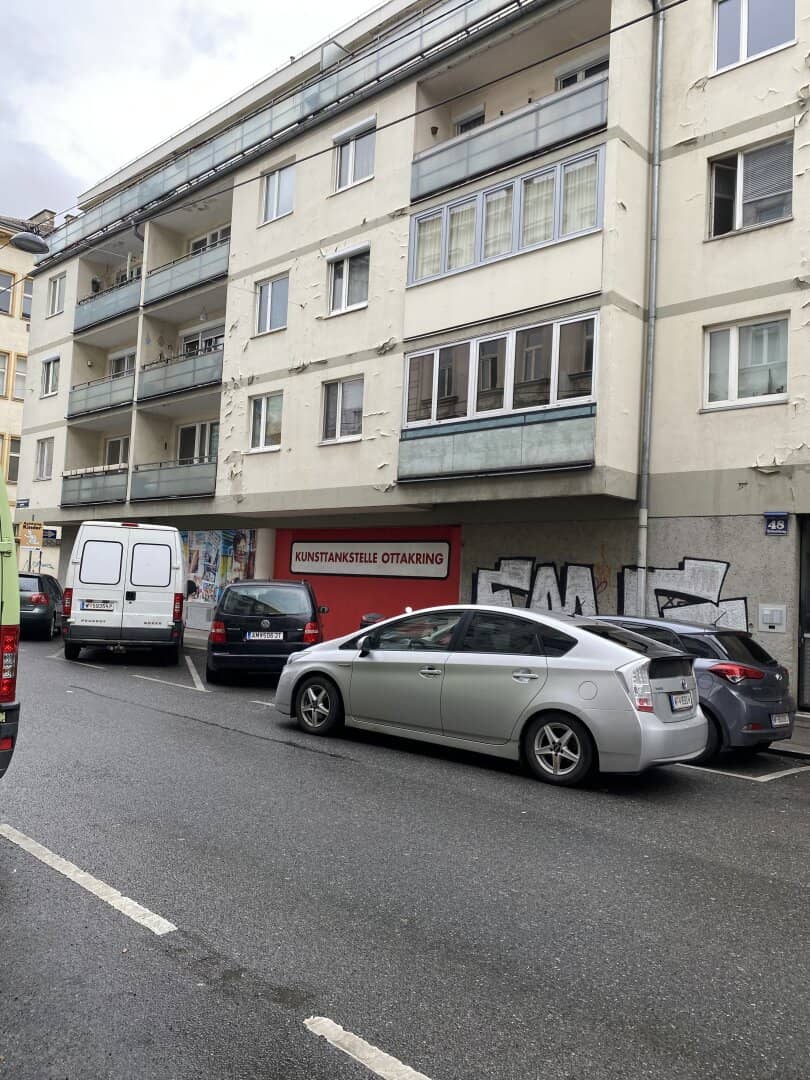 First occupancy after complete renovation Bright 3-room apartment near Brunnenmarkt