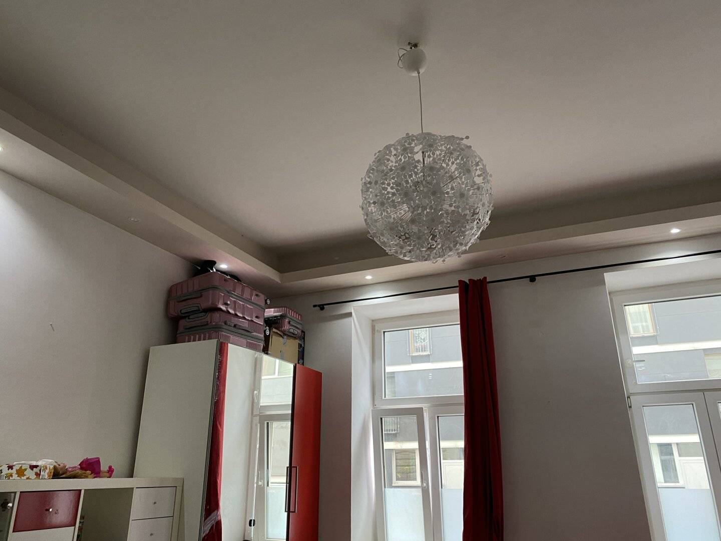 Ground floor apartment in central location - ideal for singles