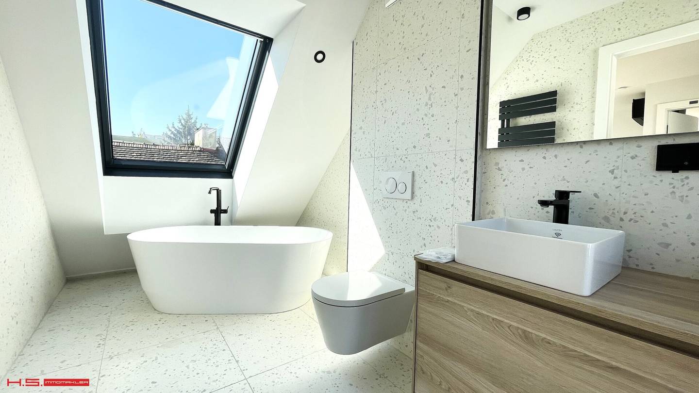 MITTEN IM "VIERTEN" IM GRÜNEN -  NUR NOCH 1 TERRASSENERSTBEZUG + 1 GARTENWOHNUNG + DAS  PENTHOUSE +100% GRÜNRUHELAGE - HIGH END RESTAURIERTES STILHAUS