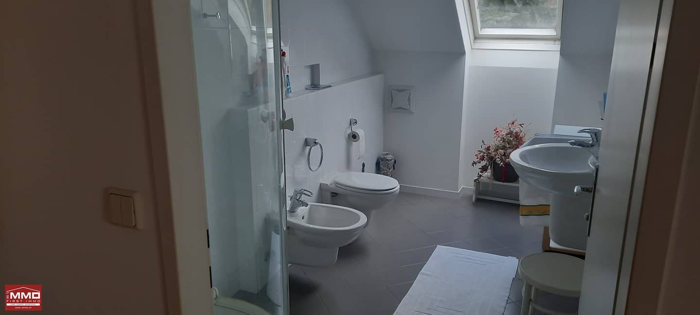 PROVISIONSFREI - GROSSES EF-HAUS MIT POOL UND ZWEI GARAGEN, neuer Preis!!!