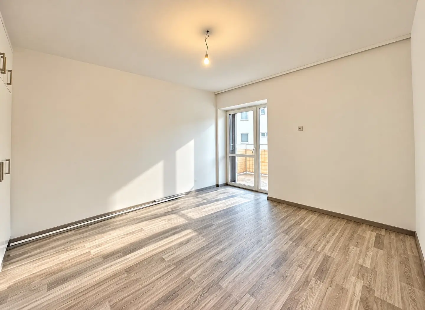BALKONHIT | 4 Zimmer | ca. 88 m² gew. NFL | Neubau | Hofruhelage | Lift
