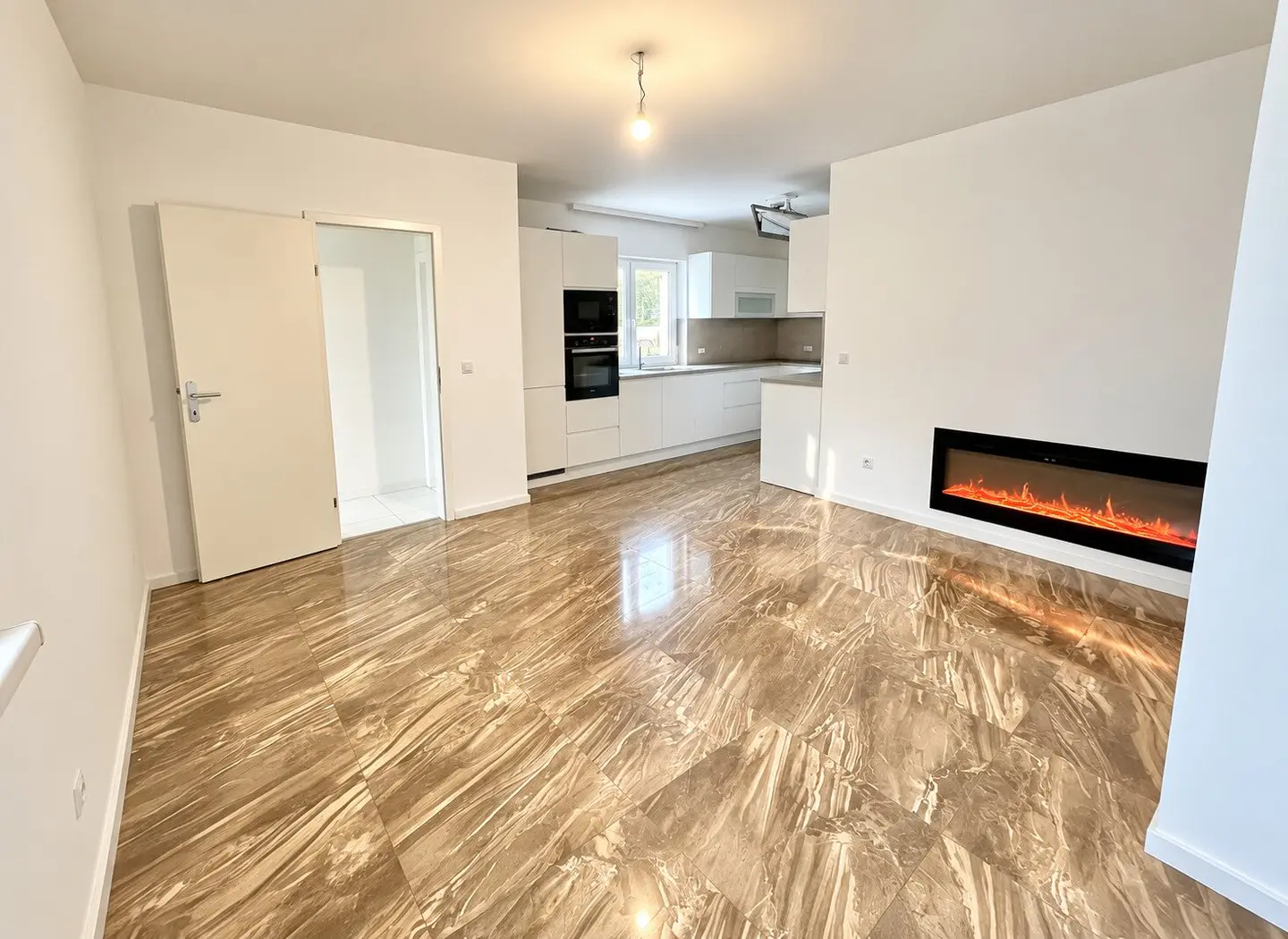 BALKONHIT | 4 Zimmer | ca. 88 m² gew. NFL | Neubau | Hofruhelage | Lift