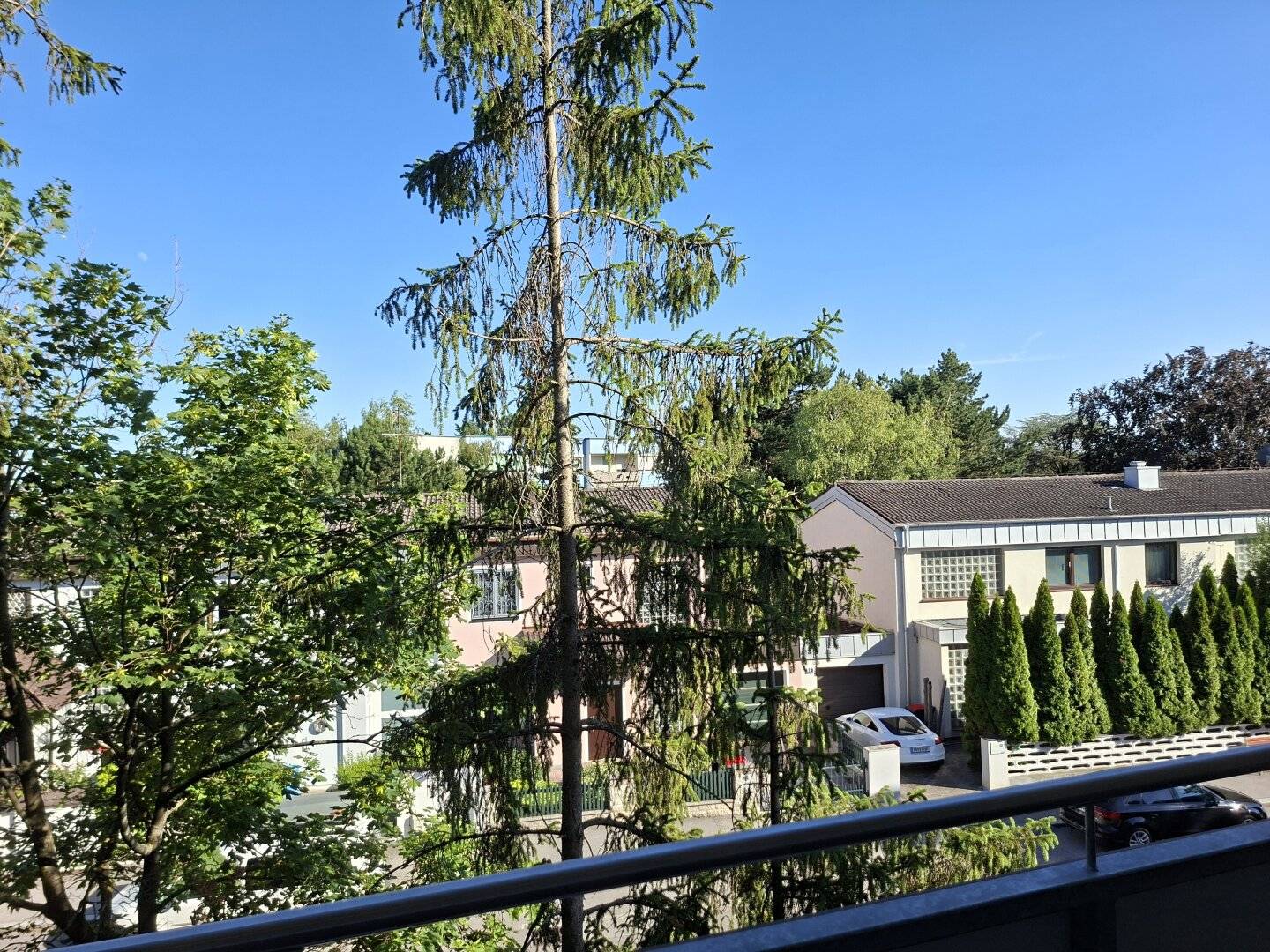 Schöne 3-Zimmer-Wohnung mit ca. 9 m² großen Süd-Loggia in perfekter Lage mit Nähe zu Zentrum und Bahnhof