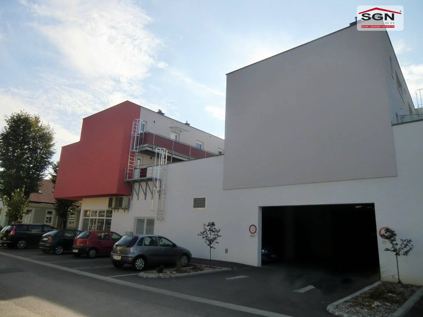 Subsidized 3-room apartment and covered car parking space