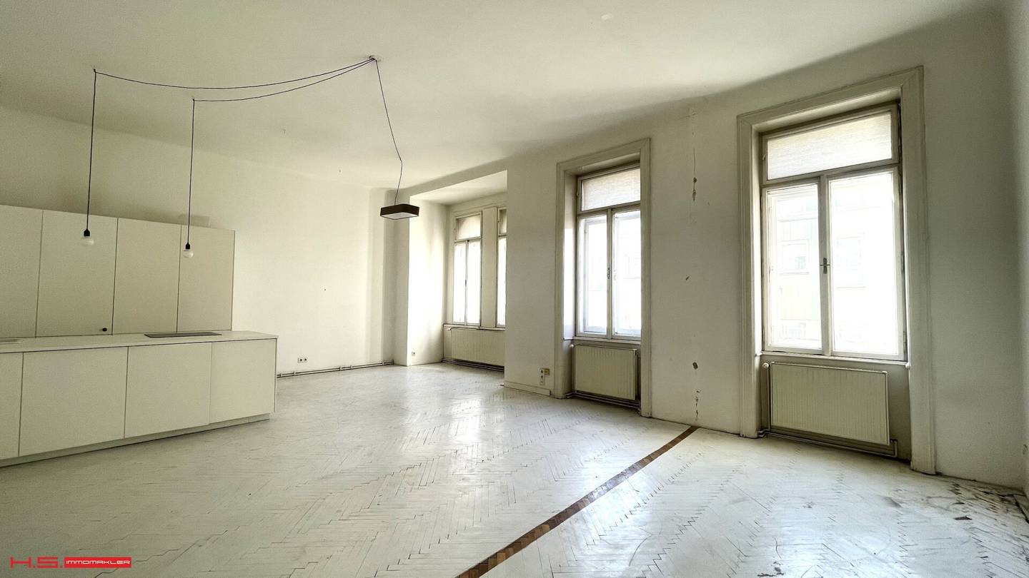 New top price prime location 124 m² floor apartment needs renovation green view beautiful period building no elevator
