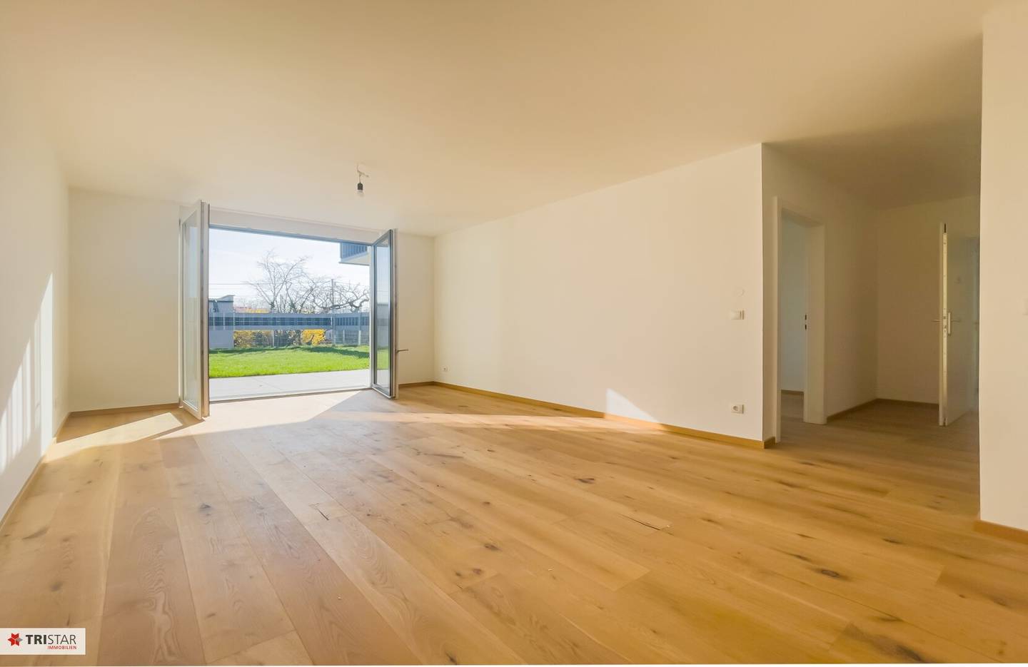 NOTVERKAUF – EINMALIGE CHANCE *Exklusiver Erstbezug mit Westbalkon &amp; Weitblick zum Sonderpreis von nur € 299.000 !