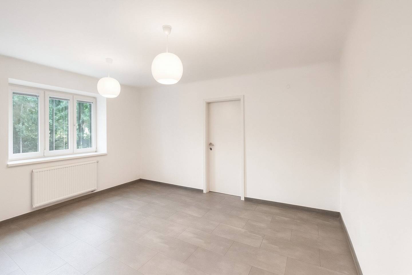 ANLEGERHIT in HOFRUHELAGE | 2 Zimmer | Komplett saniert | ca. 50 m² WFL | Mietgarage