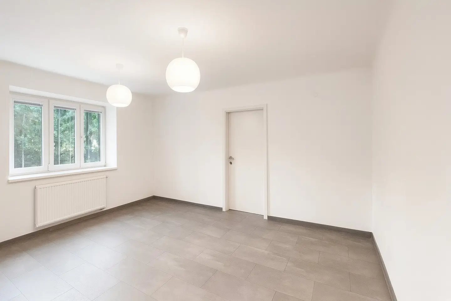 ANLEGERHIT in HOFRUHELAGE | 2 Zimmer | Komplett saniert | ca. 50 m² WFL | Mietgarage