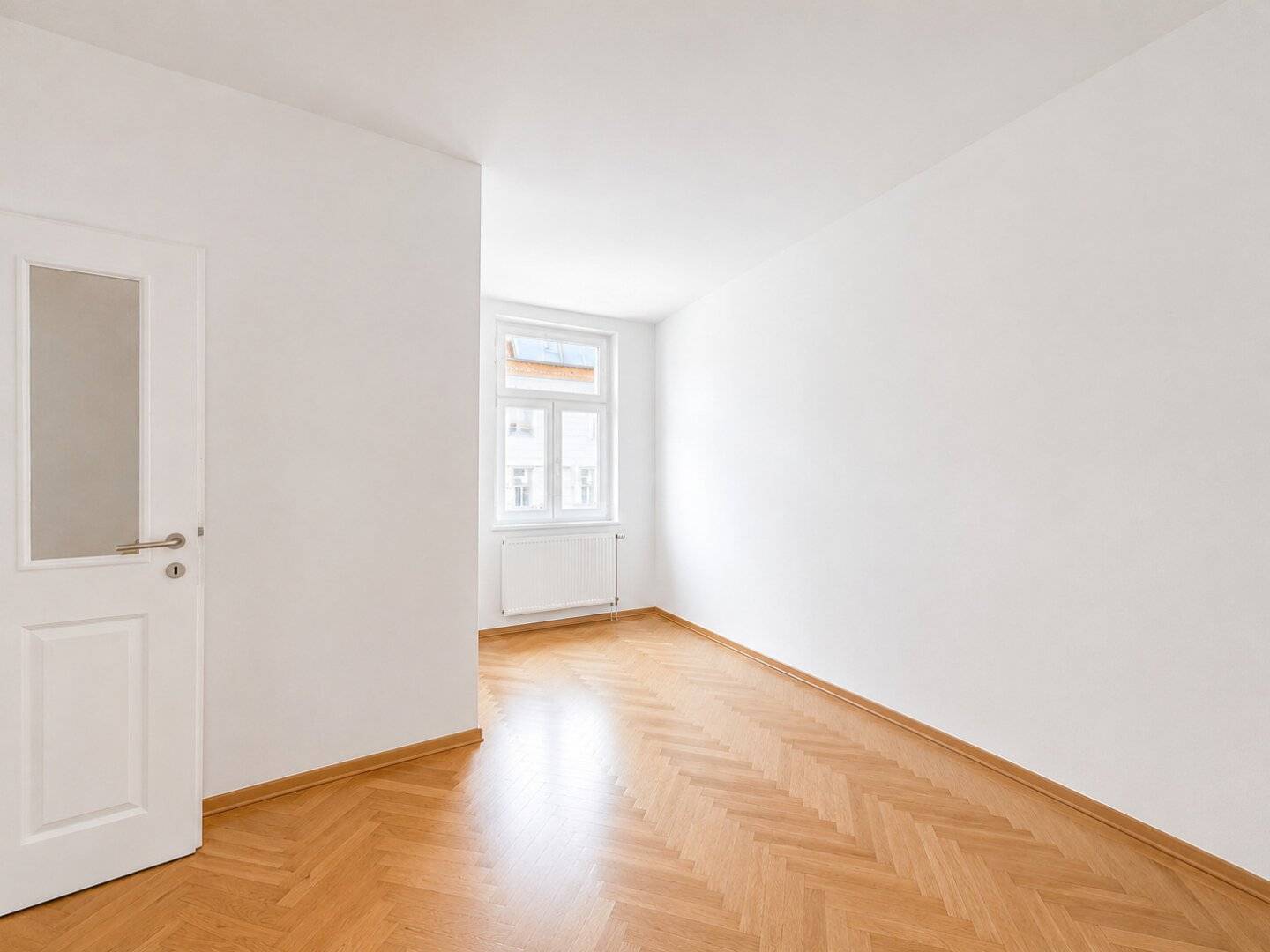 Modern period gem | 2 rooms | approx. 50 m² living area | 3rd floor with elevator | Excellent transport links
