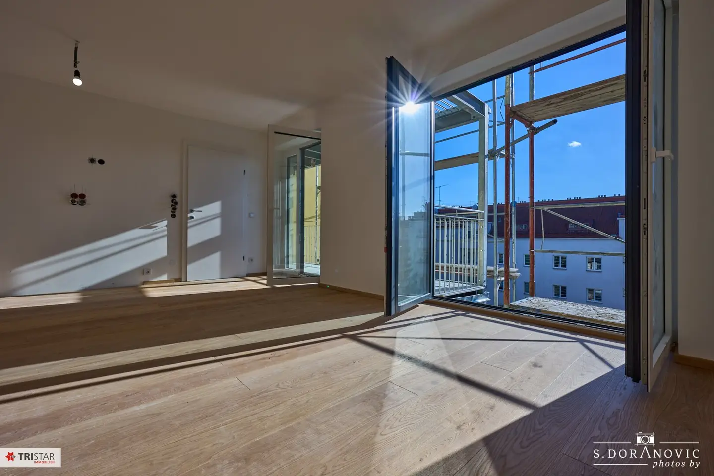 NEU! ++ NEUBAU ++ AUFSTOCKUNG ++ 1050 WIEN ++  ERSTBEZUG ++ HIMMELSRICHTUNG: SÜD-WEST ++ BARRIEREFREI ++ 8-PERSONEN-AUFZUG ++