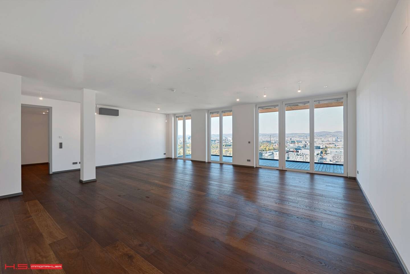 THE GREENVIEW TOWER - TERRACE DREAM - WIEN PANORAMIC VIEW - 26th FLOOR - INFINITY POOL - WELLNESS - GARAGE