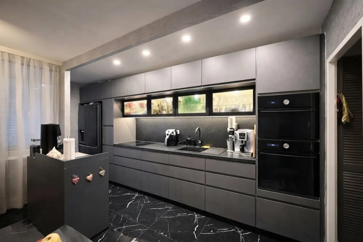 FAMILY HIT | First occupancy after renovation | 5 rooms | approx. 128 m² NFL | 3 loggias | Free rent