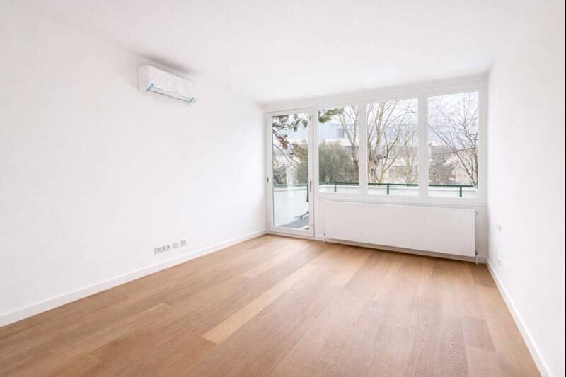 FAMILIENHIT | Erstbezug nach Sanierung | 5 Zimmer | ca. 189 m² gew. NFL | 3 Balkone | Stellplatz
