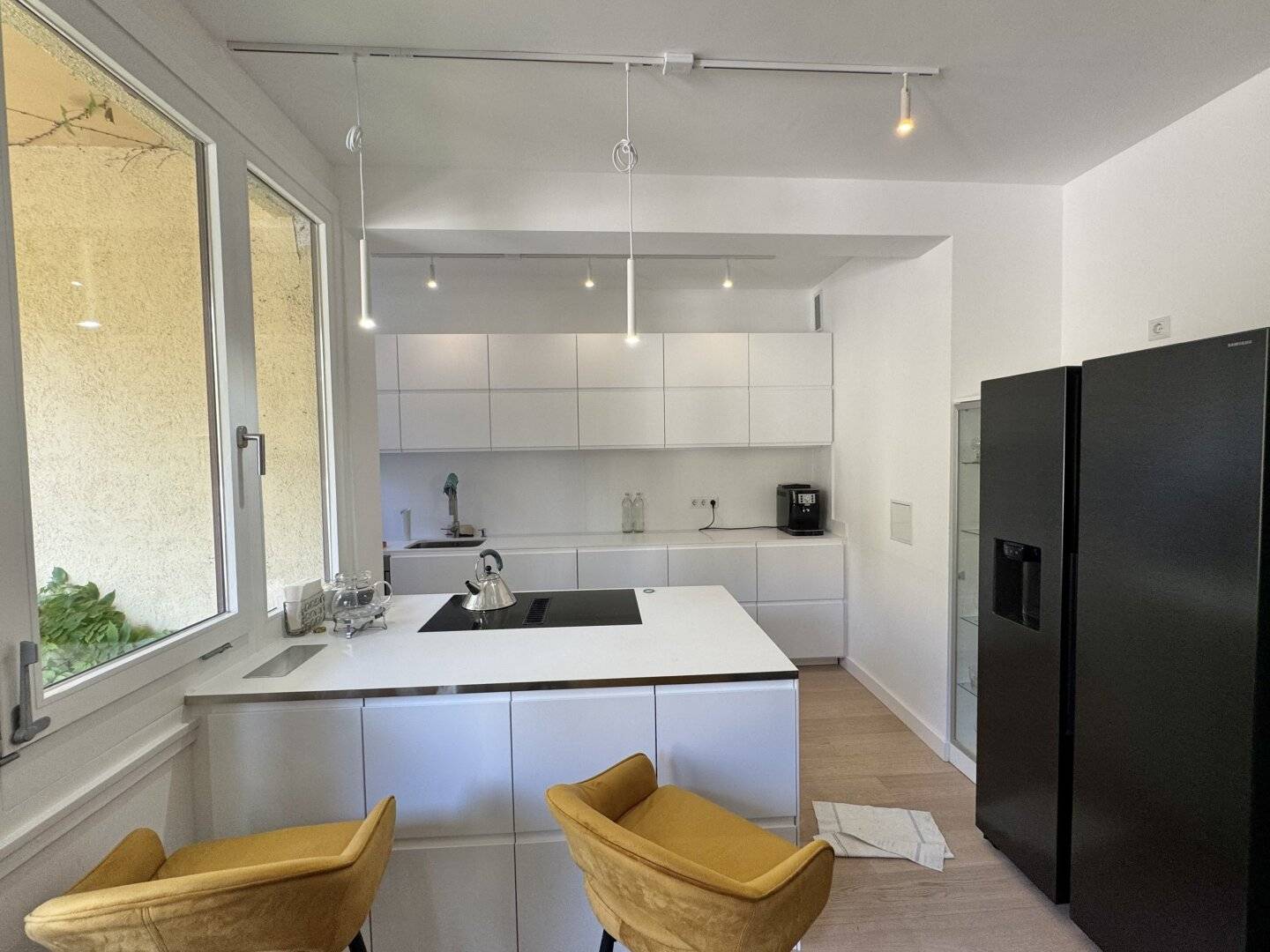 FAMILIENHIT | Erstbezug nach Sanierung | 5 Zimmer | ca. 189 m² gew. NFL | 3 Balkone | Stellplatz