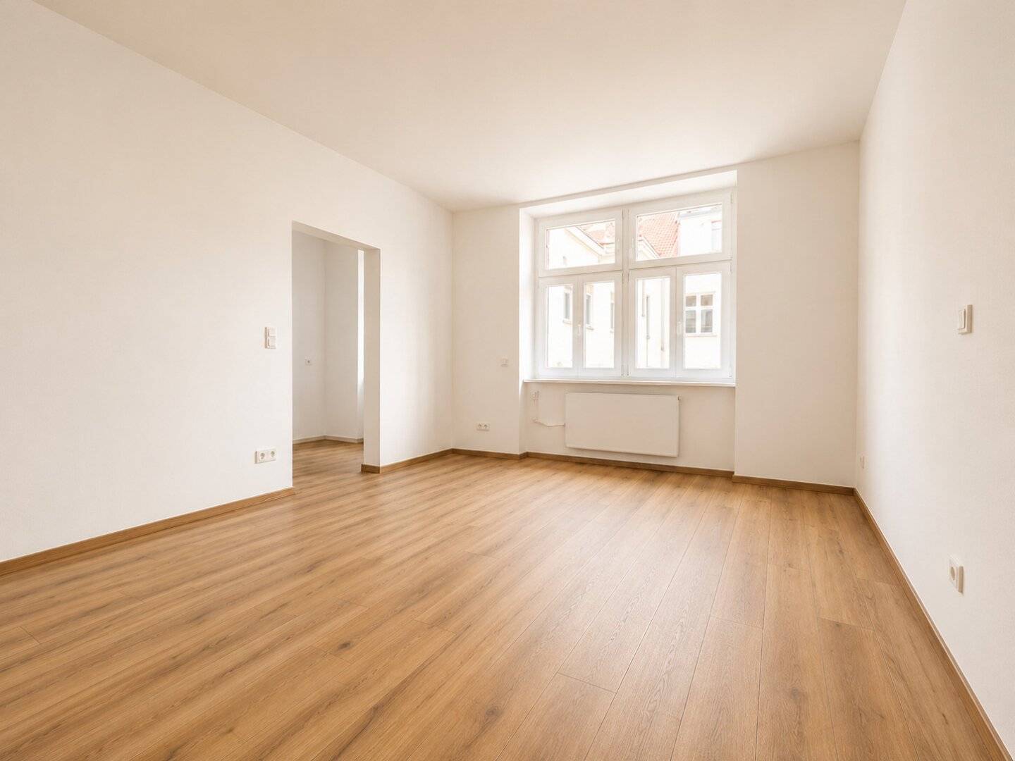 RENOVATED CITY APARTMENT | 1 room | approx. 29 m² living area | 3rd floor with lift