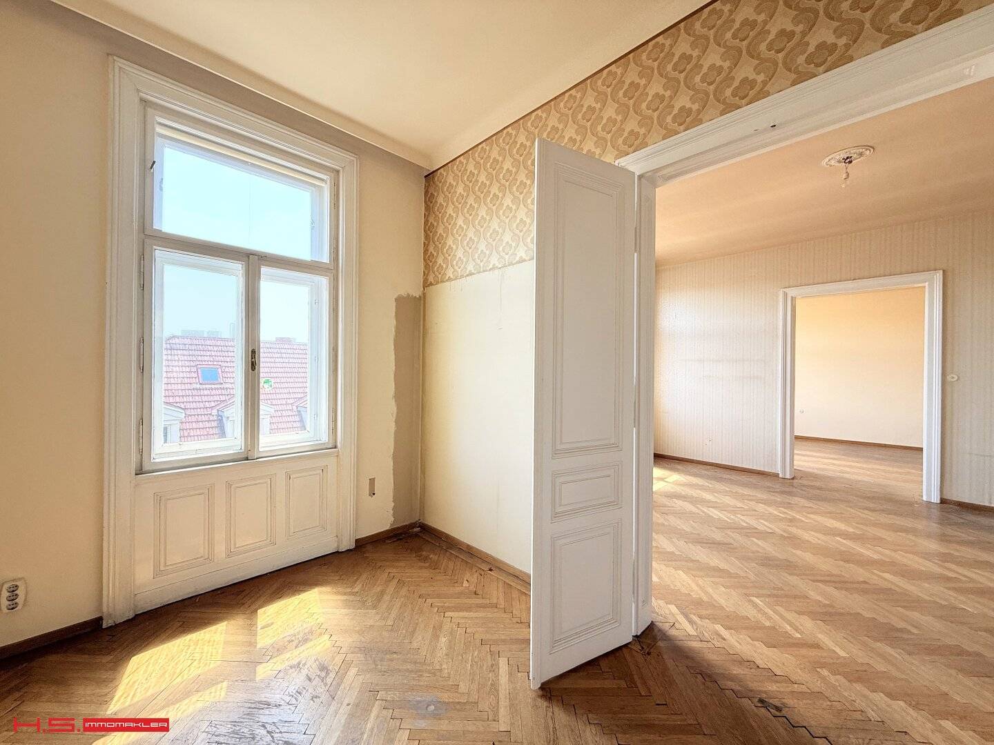 PERFECT STYLISH PERIOD APARTMENT with RENOVATION REQUIRED - SUNNY TOP LOCATION - WONDERFUL PERIOD BUILDING - 3RD UPPER FLOOR - PERFECT LAYOUT