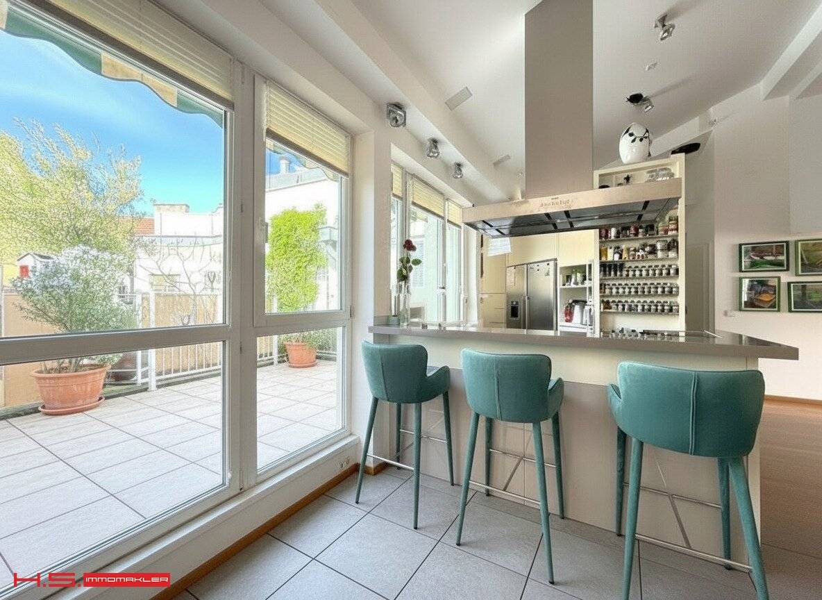 DACHRESIDENZ  LEHARGASSE -  BJ 2004 - SÜDTERRASSE 13m² - WINTERGARTEN - 3 bis 4 ZIMMER - BEZUG ab 09.2026 - HAUSEIGENE GARAGE - STILJUWEL