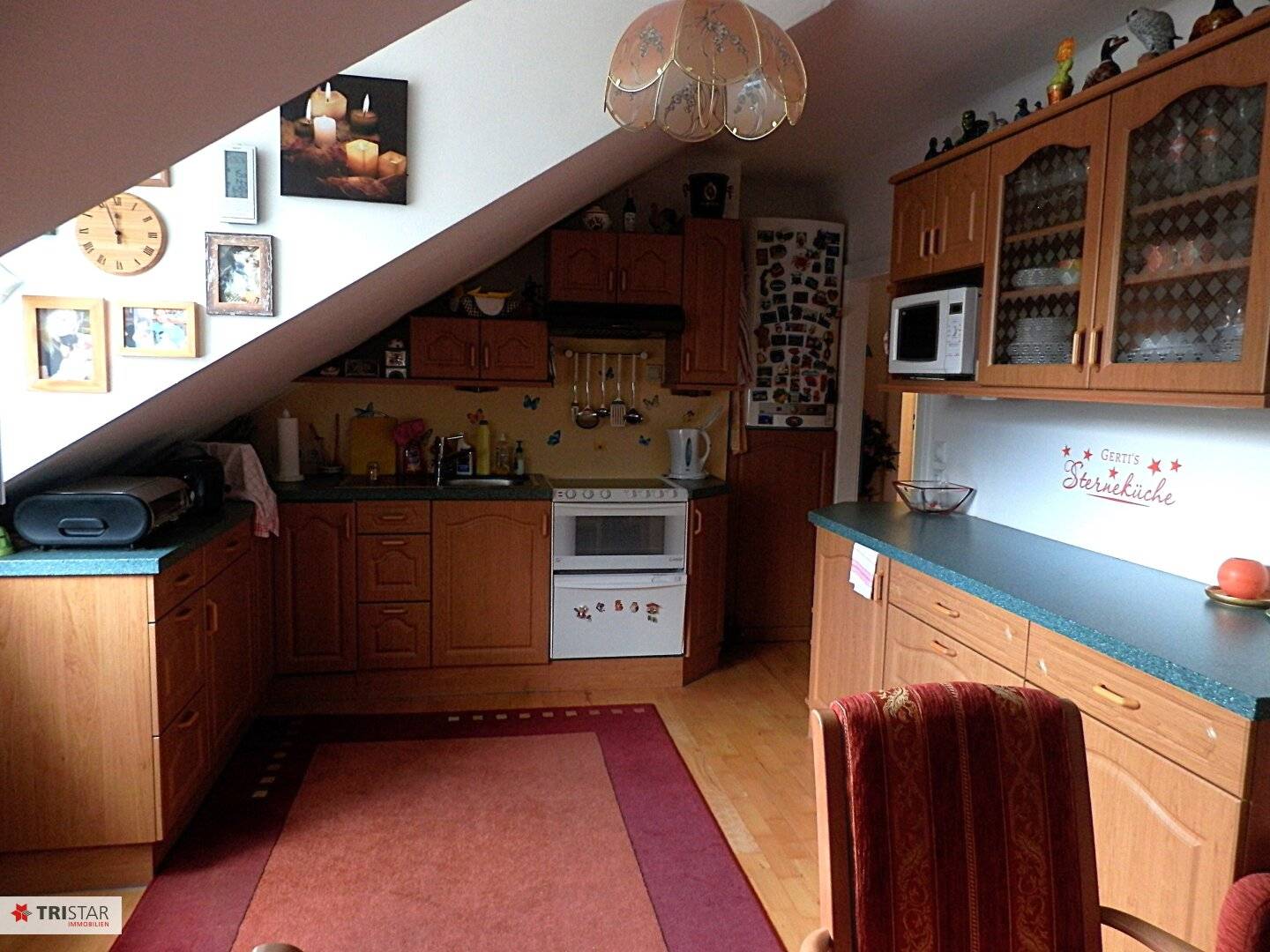 Charmante Altbau-Dachgeschoßwohnung in Grünruhelage