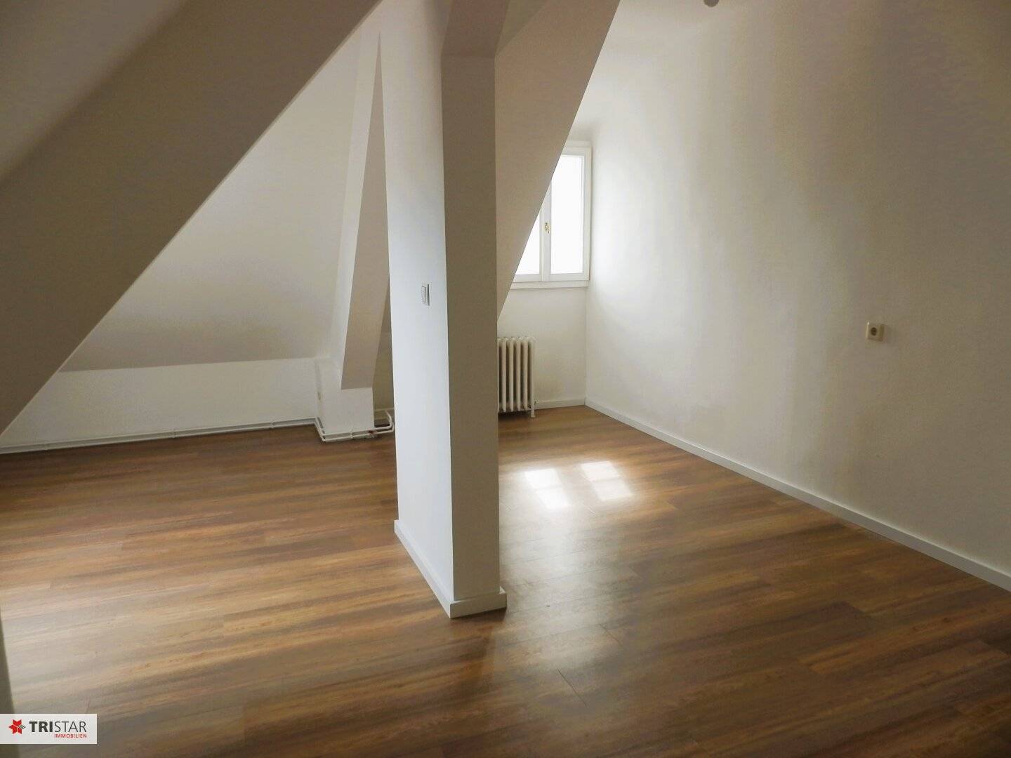 Altbau-Dachgeschoßwohnung mit Flair