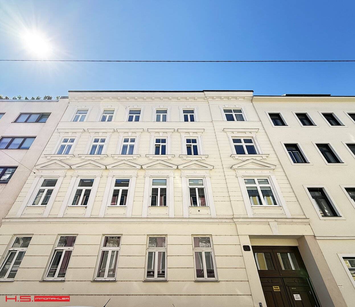 NEAR AUMANPLATZ - BALCONY FIRST OCCUPANCY - 3 ROOMS - EAST / WEST LOCATION - partially GREEN VIEW - RENOVATED STIHAUS