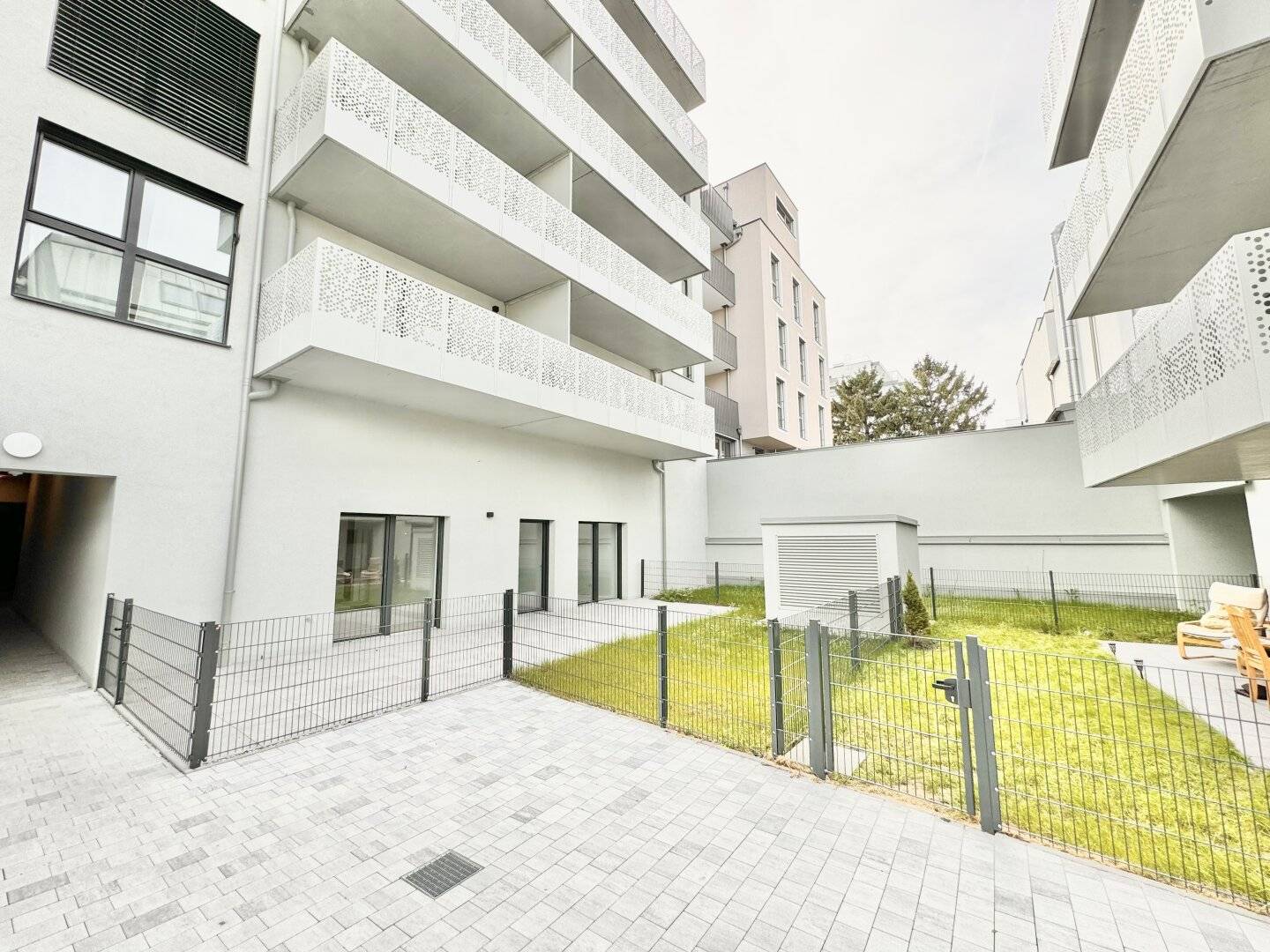 WOHNOASE DONAUFELD | STILVOLLE NEUBAU ERSTBEZÜGE MIT TERRASSEN, EIGENGÄRTEN &amp; TIEFGARAGE 1220 Wien
