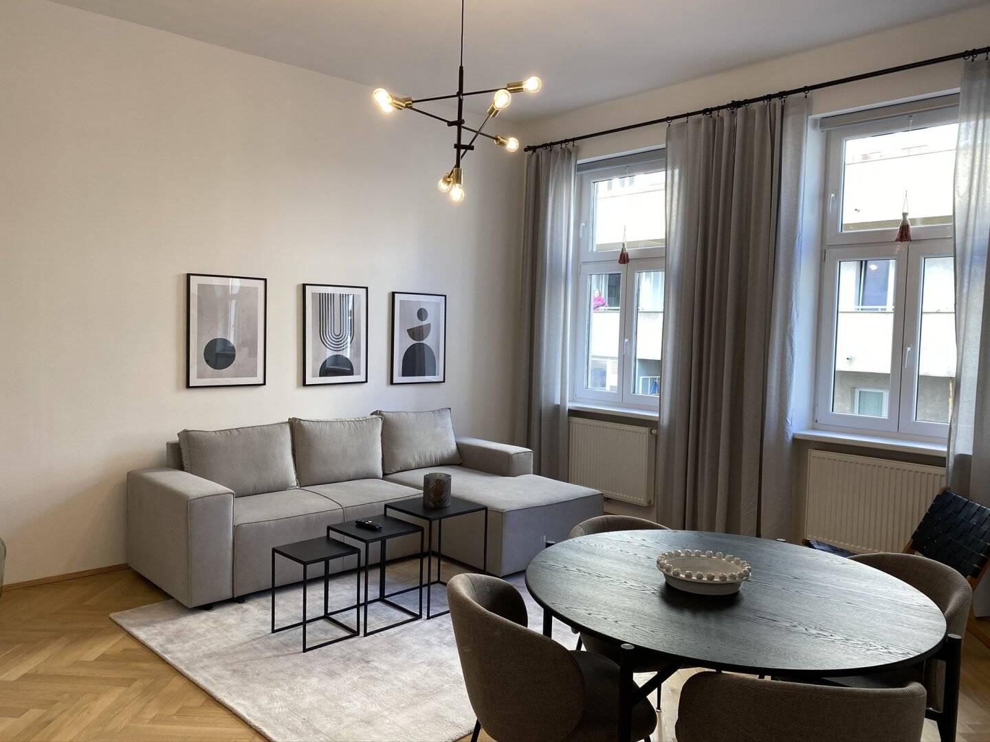 Directly at Hauptbahnhof | Fully furnished city apartment | Two rooms and storage room
