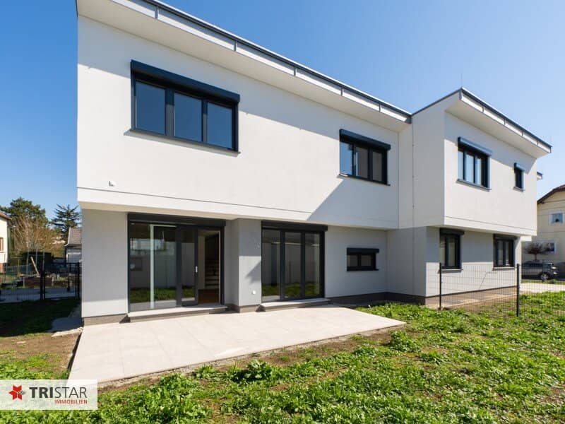 Modern semi detached house in Vienna, first occupancy with garden and terrace, ideal for families