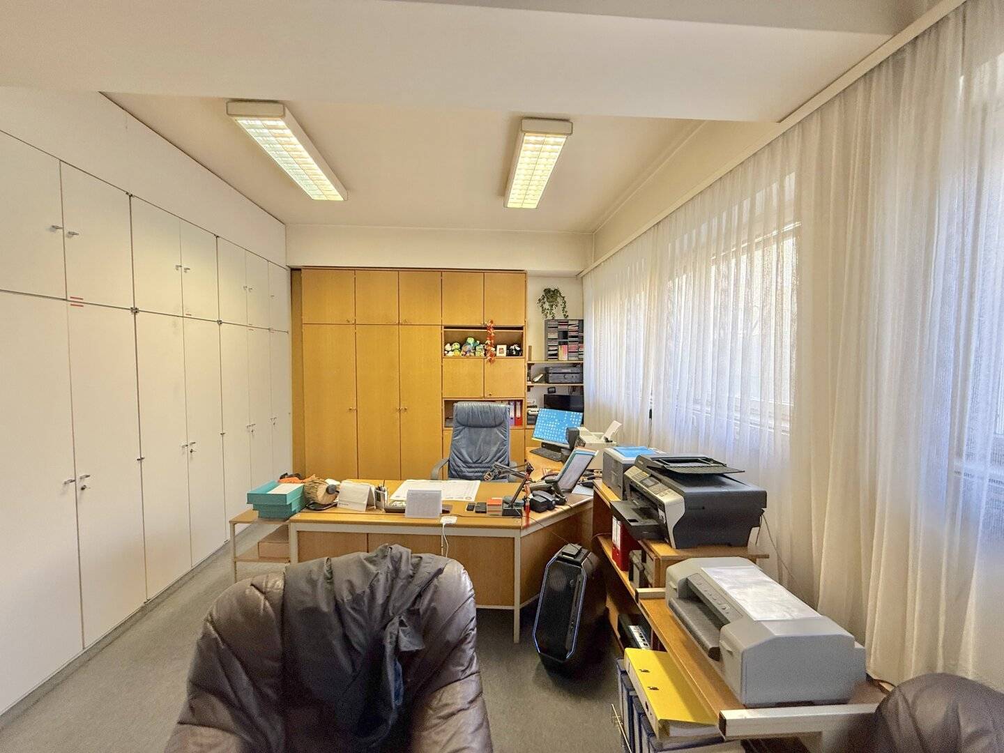 Inzersdorfer Straße | Büro mit zwei großzügigen Arbeitszimmern und einem Kellermagazin mit rund 84m2 zu mieten