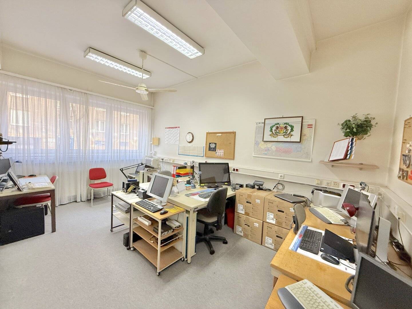 Inzersdorfer Straße | Büro mit zwei großzügigen Arbeitszimmern und einem Kellermagazin mit rund 84m2 zu mieten