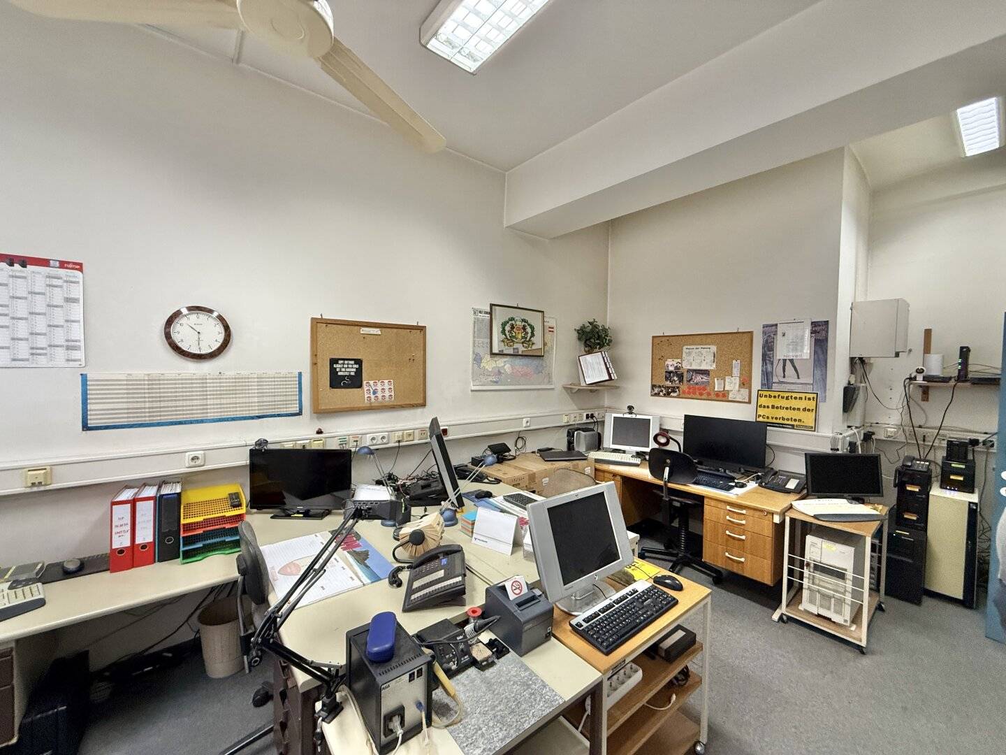 Inzersdorfer Straße | Büro mit zwei großzügigen Arbeitszimmern und einem Kellermagazin mit rund 84m2 zu mieten