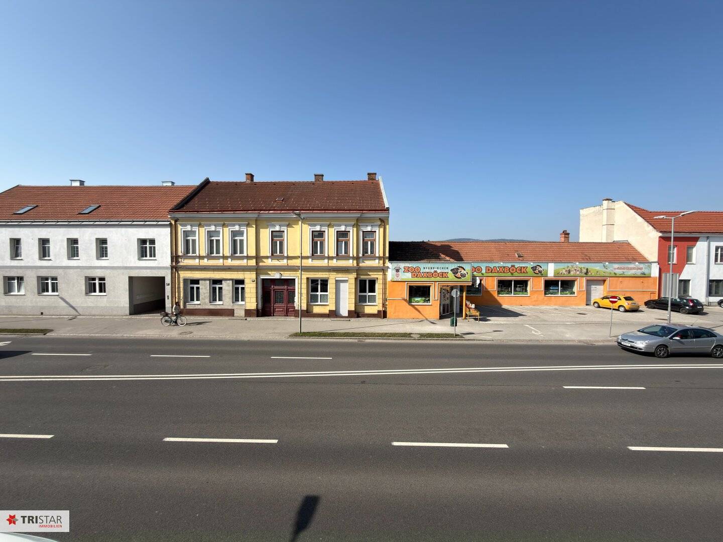 Zinshausähnliche Liegenschaft mit Geschäftslokal und 3 Wohnungen