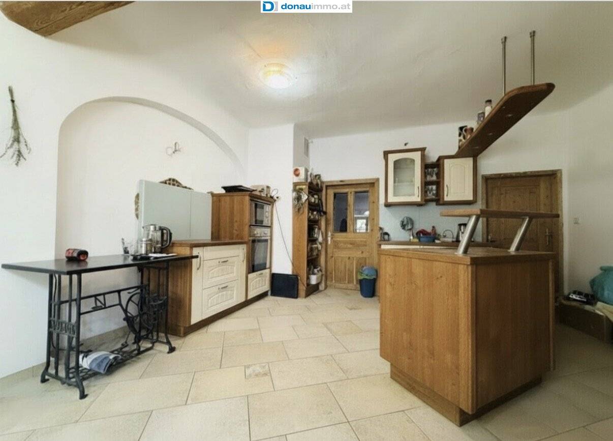 Wohnhaus mit Büro und Halle in Schönberg am Kamp
