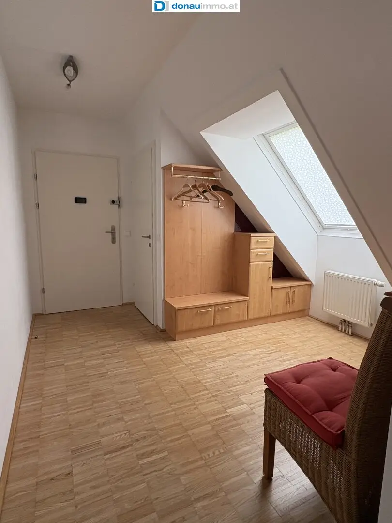 Like-new and barrier-free penthouse apartment with balcony and large underground garage in 1230 Vienna