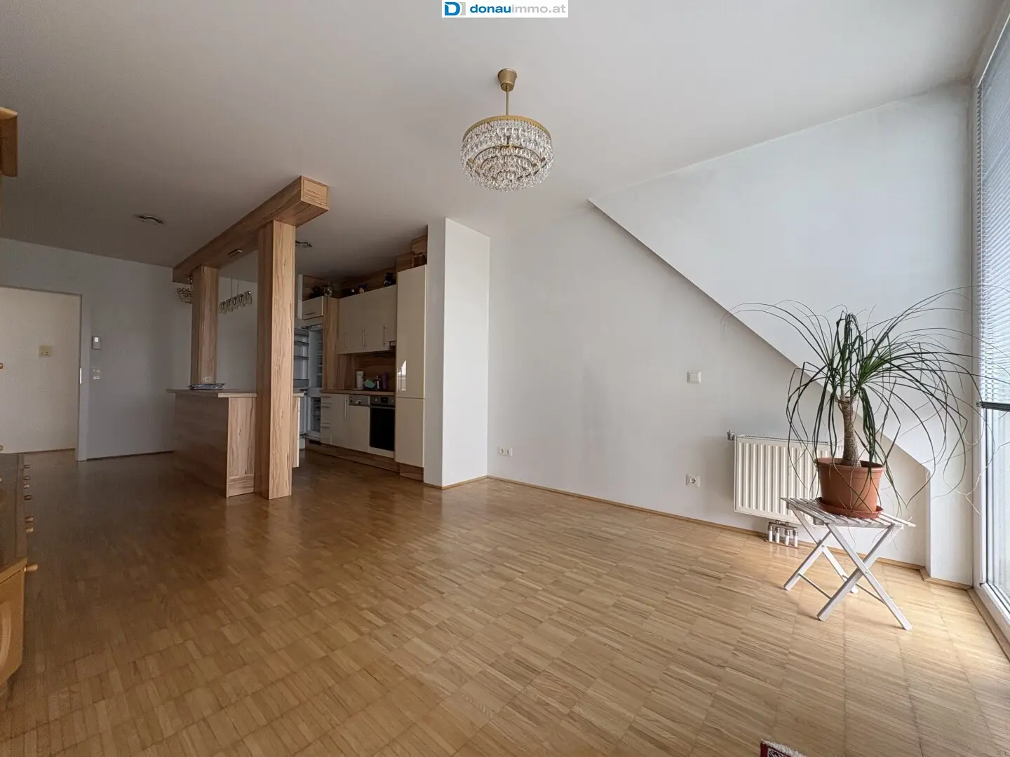 Like-new and barrier-free penthouse apartment with balcony and large underground garage in 1230 Vienna
