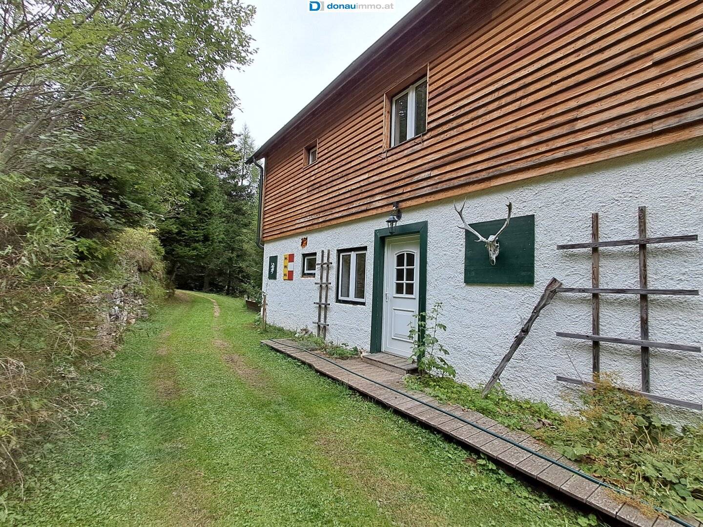 Landhaus mit traumhaftem Ausblick, Ganzjahreszufahrt und rund 2000 m2 Grund am Greim