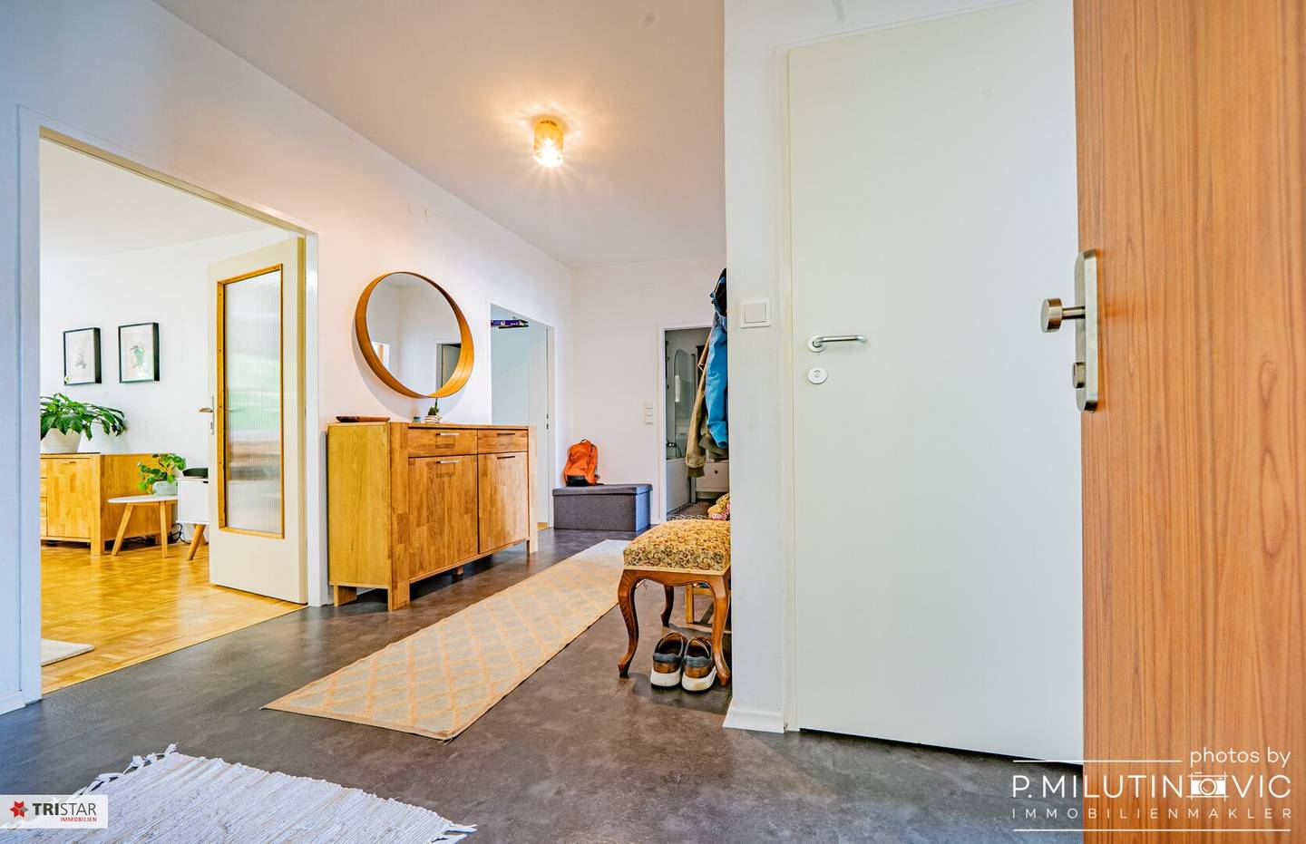 NEW in Hietzing Sunny 3-room apartment with loggia The perfect start for couples or young families who want to combine urban living with closeness to nature Near U4 Ober St. Veit and Auhofstraße