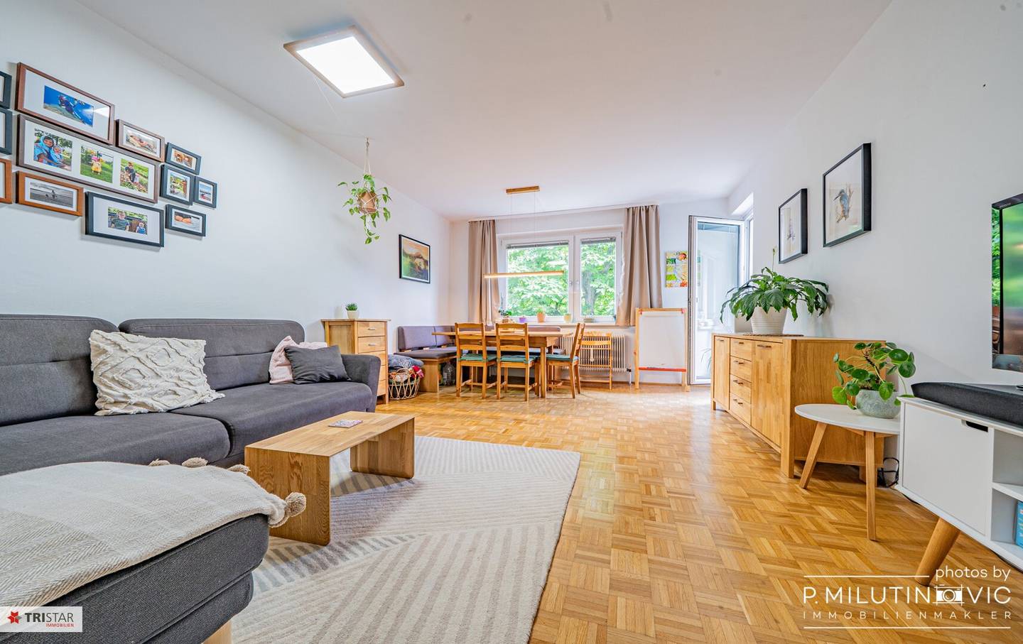 NEW in Hietzing Sunny 3-room apartment with loggia The perfect start for couples or young families who want to combine urban living with closeness to nature Near U4 Ober St. Veit and Auhofstraße