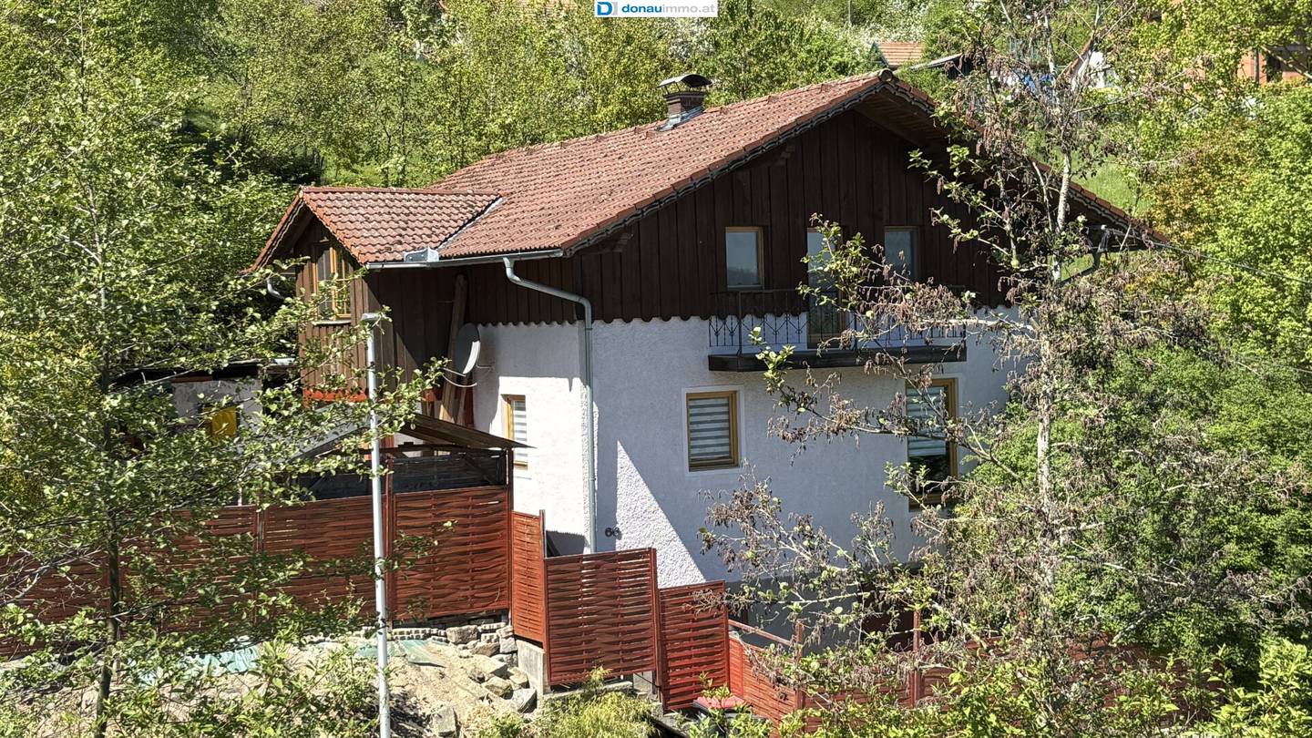Charmantes Einfamilienhaus mit Fernblick in Vichtenstein – Ihr Renovierungsobjekt!
