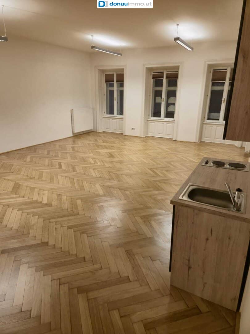 Office or practice room with good atmosphere at the main square in Waidhofen an der Thaya for rent