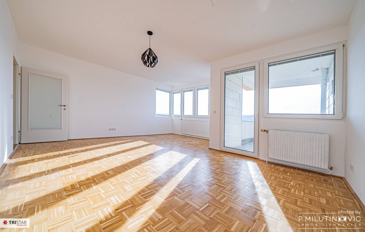 NEUER PREIS++ Großzügige 4-Zimmer Neubauwohnung mit Loggia ( ca. 98 m2), nähe Bahnhof ++Süd-Westausrichtung mit AbendSonne &amp; AbendRot++Ihr SONNIGES Zuhause