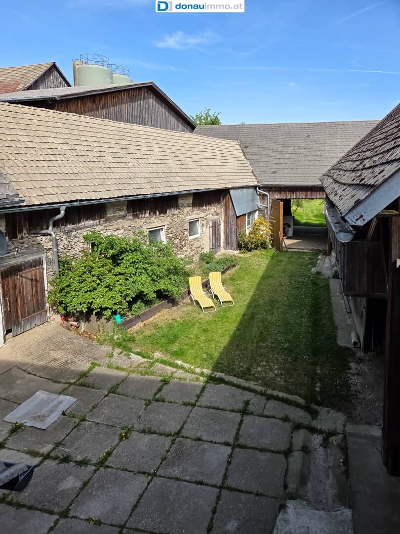 Ruhig gelegener Bauernhof mit Nebengebäuden und geschütztem Innenhof