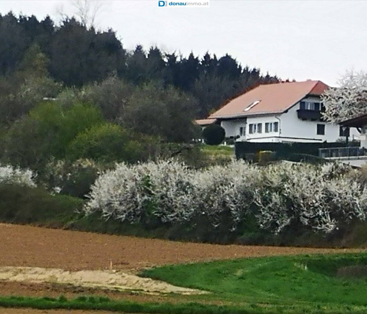 Land Villa in exklusiver und idyllischer Alleinlage
