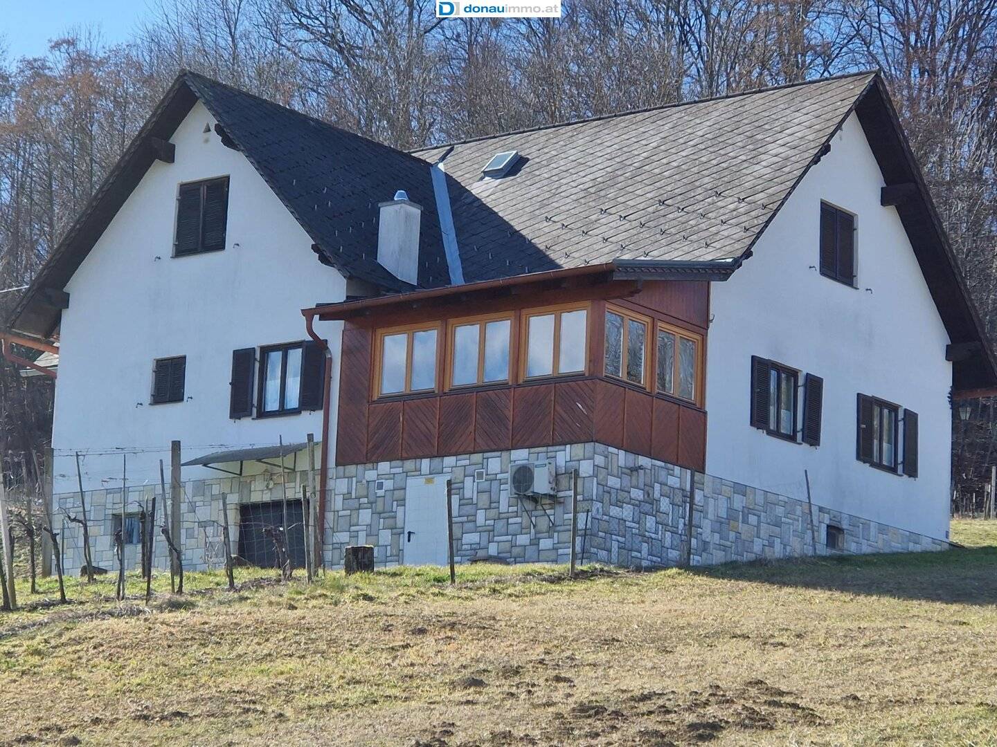 Buschenschank in den Weinbergen mit ca 9.000 m² Grundstücksfläche inkl. Weingarten