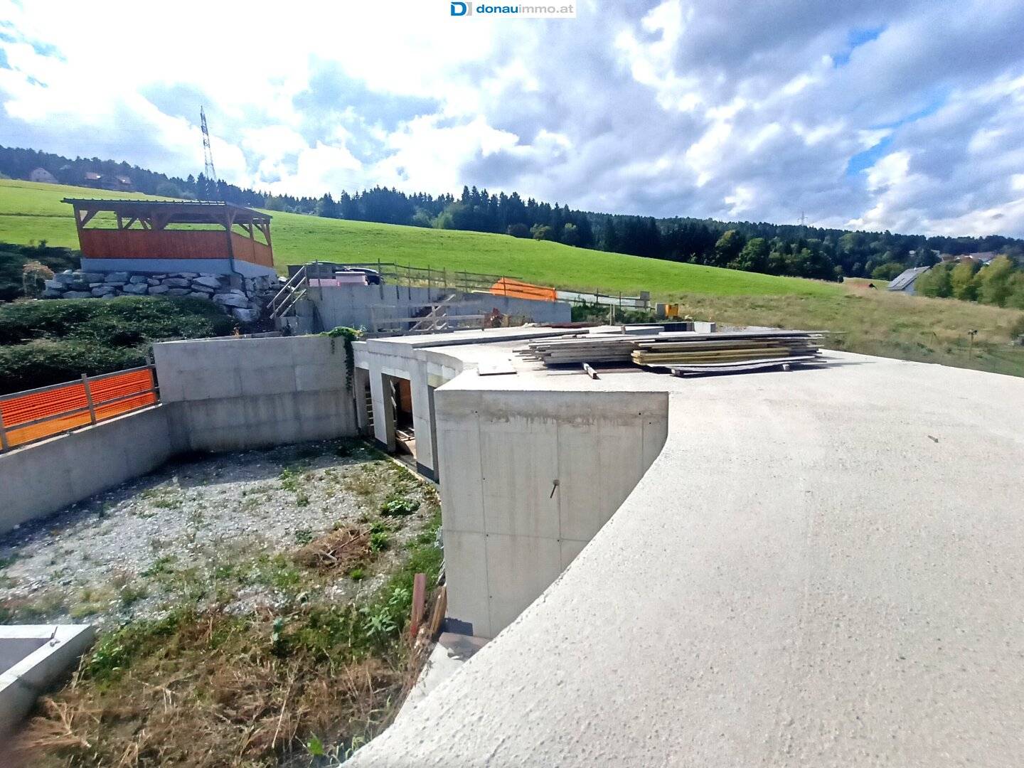 Traumlage, einzigartiges Architektenhaus mit Pool in Teilrohbau zur Fertigstellung in Voitsberg