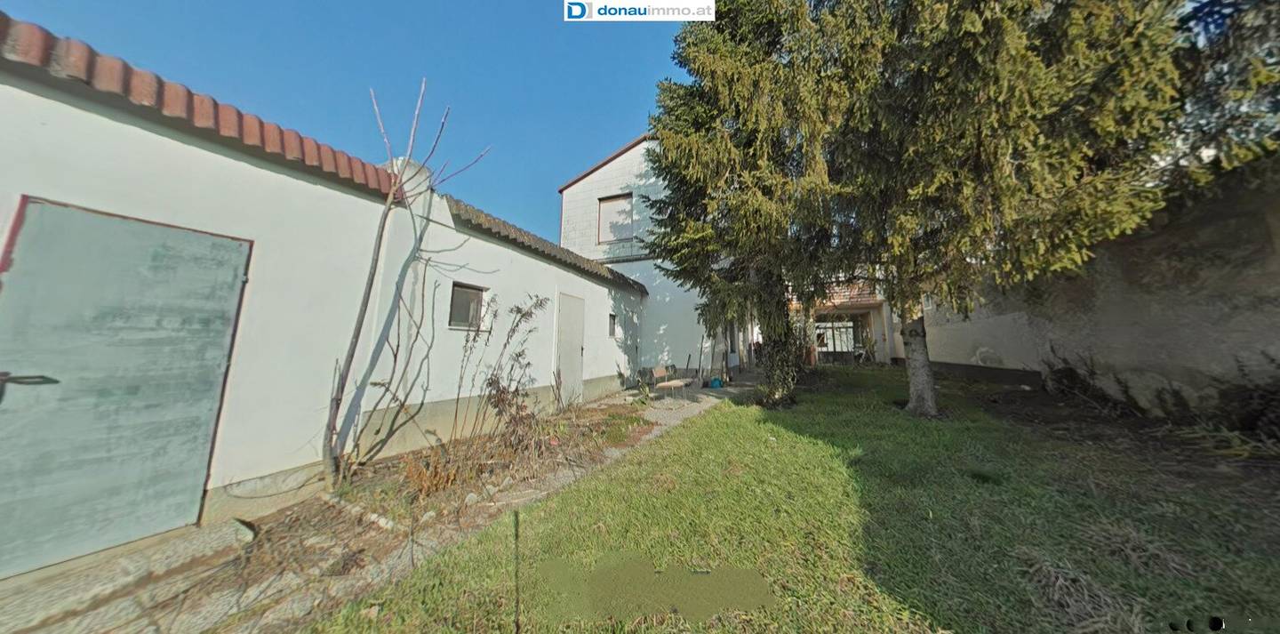 Mehrfamilienhaus (3 Wohneinheiten) mit vielen Möglichkeiten, teilunterkellert