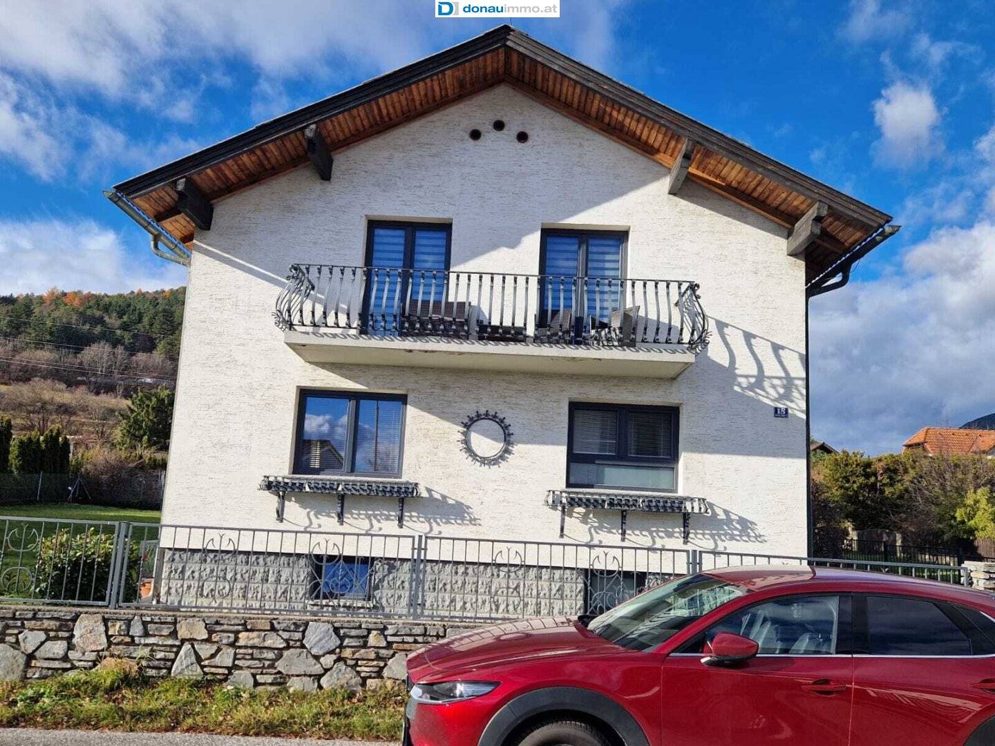 Well maintained single-family house in an exceptionally beautiful and sunny location